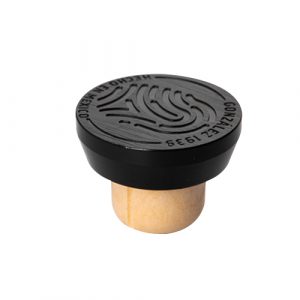 Contemporary zamzk bottle stopper with black 3D embossed logo